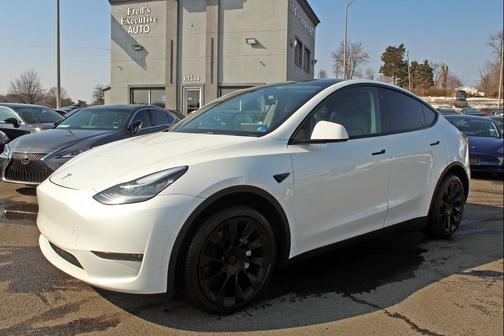 2023 Tesla Model Y Long Range