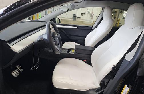 Black 2023 Tesla Model Y Performance