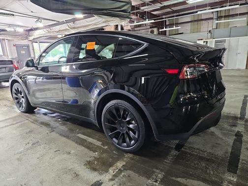 Black 2023 Tesla Model Y Long Range