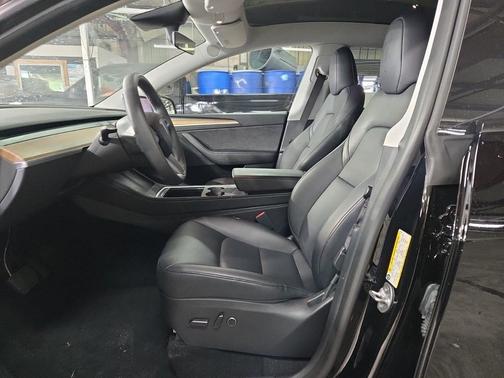 Black 2023 Tesla Model Y Long Range