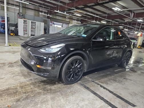 Black 2023 Tesla Model Y Long Range