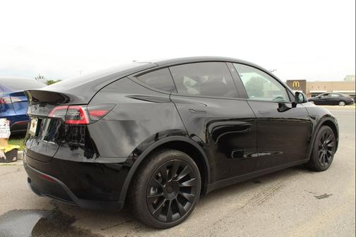 Black 2023 Tesla Model Y Long Range