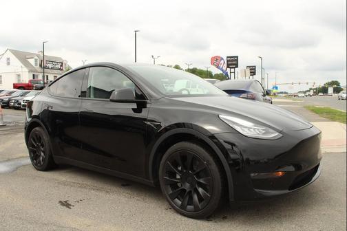 Black 2023 Tesla Model Y Long Range