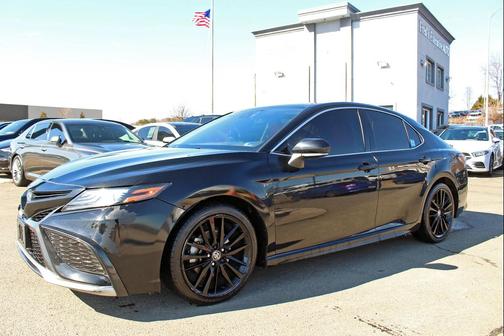 2023 Toyota Camry Hybrid SE