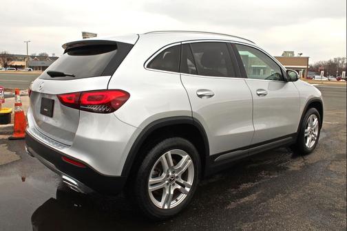 2021 Mercedes-Benz GLA 250 Base 4MATIC