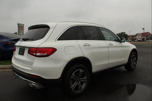 WHITE 2019 Mercedes-Benz GLC 300 Base