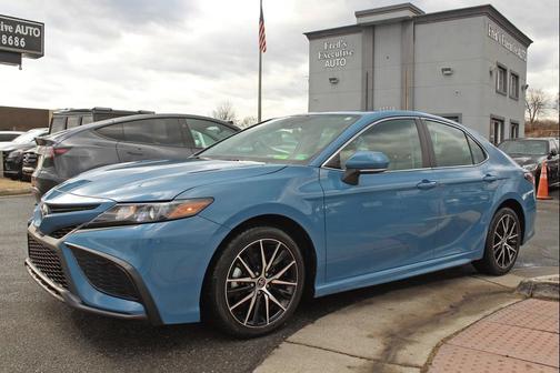 2023 Toyota Camry SE