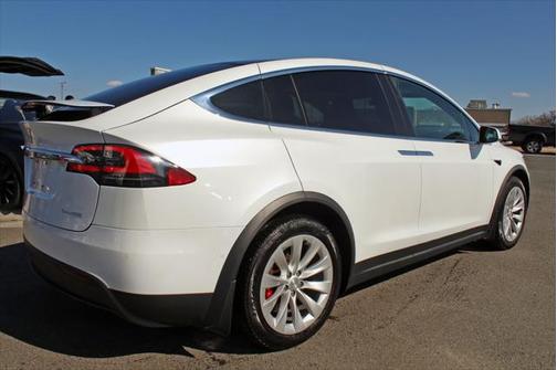 2019 Tesla Model X performance