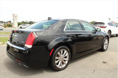 2015 Chrysler 300 Limited