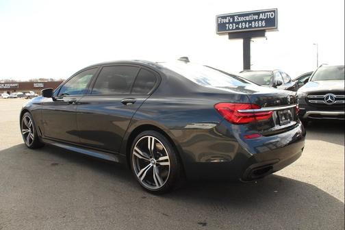 2018 BMW 740 740i