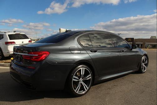 2018 BMW 740 740i