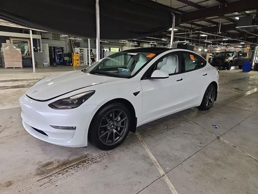 WHITE 2022 Tesla Model 3 Long Range