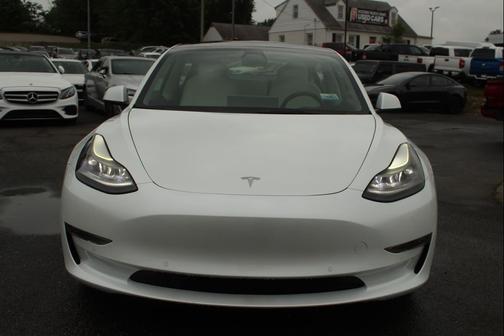 WHITE 2022 Tesla Model 3 Long Range
