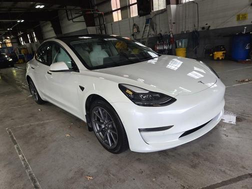 WHITE 2022 Tesla Model 3 Long Range
