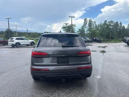 Samurai Gray Metallic 2026 Audi Q7 55 Premium Plus