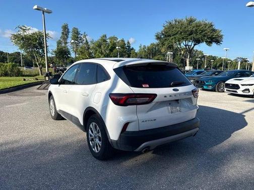 Oxford White 2025 Ford Escape Active