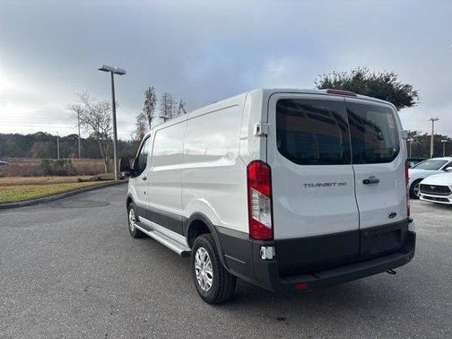 2024 Ford Transit-250 