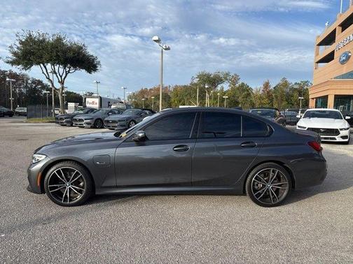 2022 BMW 330e 330e