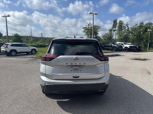 Brilliant Silver Metallic 2024 Nissan Rogue S