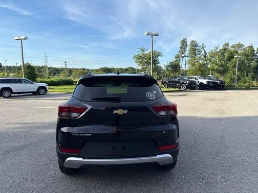 Mosaic Black Metallic 2022 Chevrolet Trailblazer LT