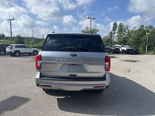 Iconic Silver Metallic 2024 Ford Expedition XLT