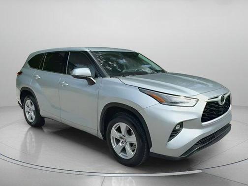 2021 Toyota Highlander LE