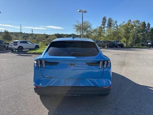 2022 Ford Mustang Mach-E Select