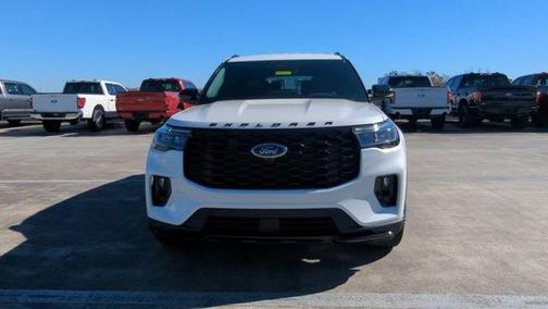 Star White 2026 Ford Explorer ST-Line