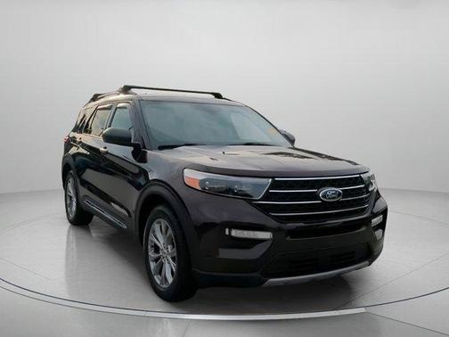 Jewel Red Metallic 2022 Ford Explorer XLT