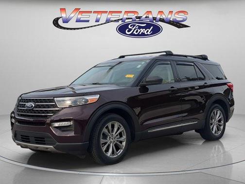 Jewel Red Metallic 2022 Ford Explorer XLT