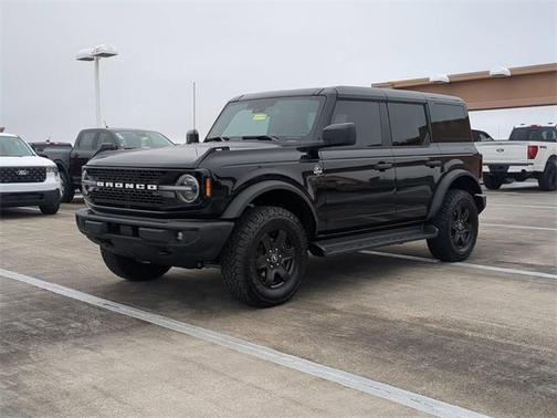 Shadow Black 2025 Ford Bronco Outer Banks SUV