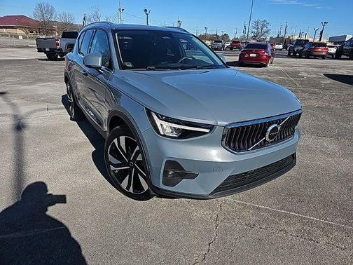 Thunder Gray Metallic 2023 Volvo XC40 B5 Plus Bright Theme
