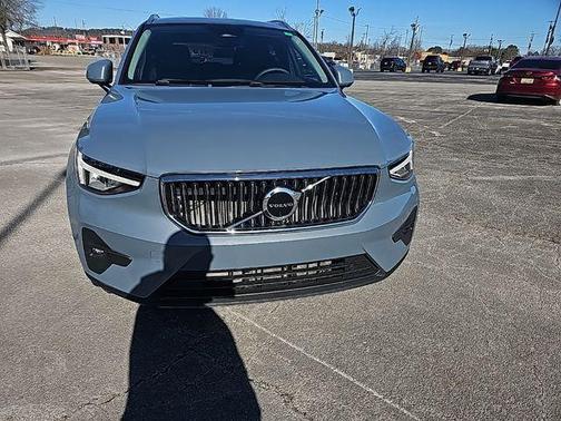 Thunder Gray Metallic 2023 Volvo XC40 B5 Plus Bright Theme