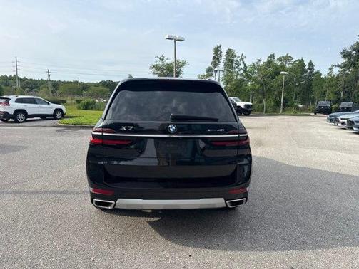 Black Sapphire Metallic 2025 BMW X7 xDrive40i