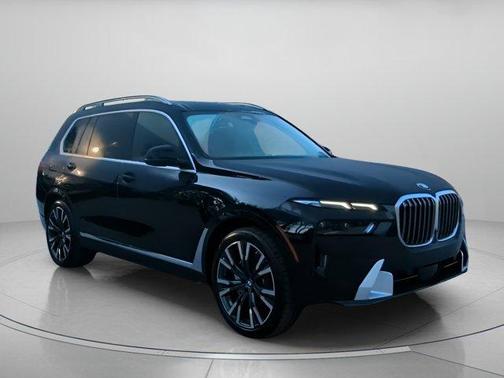 Black Sapphire Metallic 2025 BMW X7 xDrive40i