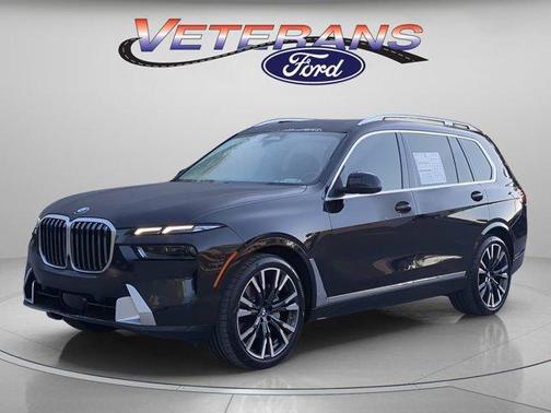 Black Sapphire Metallic 2025 BMW X7 xDrive40i