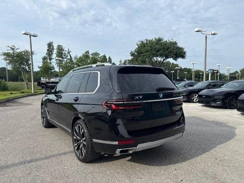 Black Sapphire Metallic 2025 BMW X7 xDrive40i
