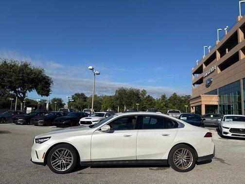 2025 BMW 530 i