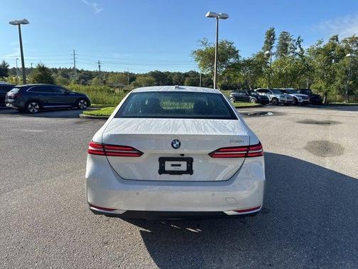 2025 BMW 530 i