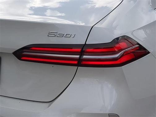 2025 BMW 530 i