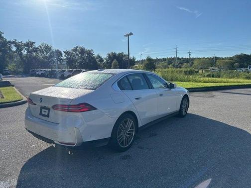 2025 BMW 530 i