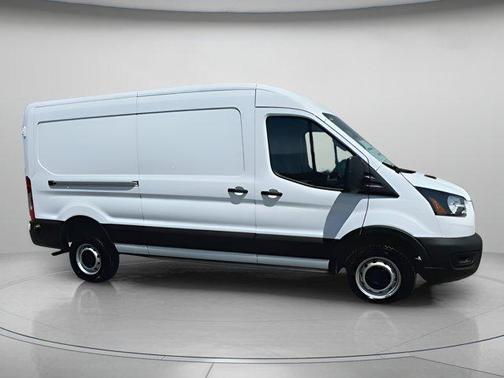 2025 Ford Transit-250 148 WB Medium Roof Cargo