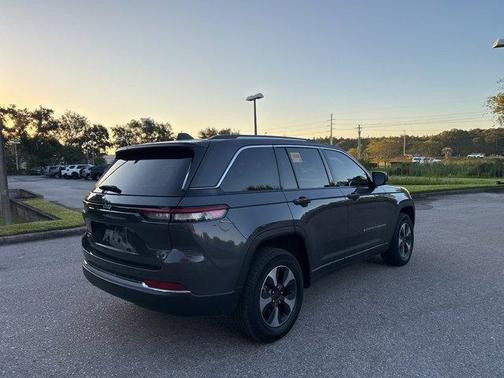 2022 Jeep Grand Cherokee 4xe Base