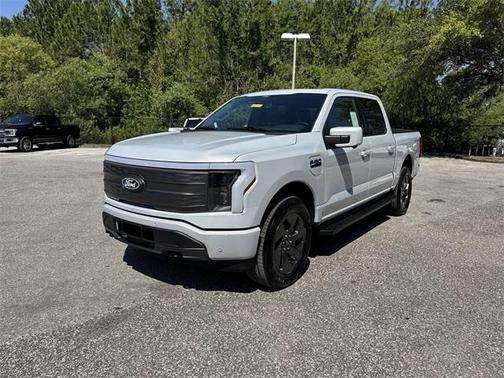 2025 Ford F-150 Lightning LARIAT