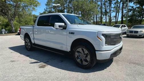 2025 Ford F-150 Lightning LARIAT