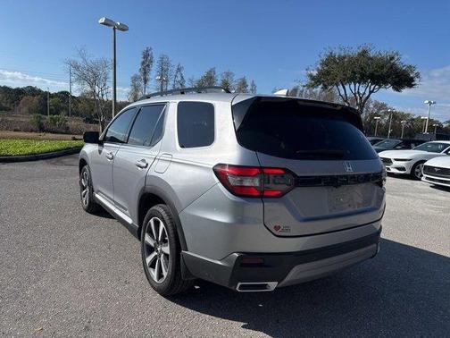 2024 Honda Pilot Touring