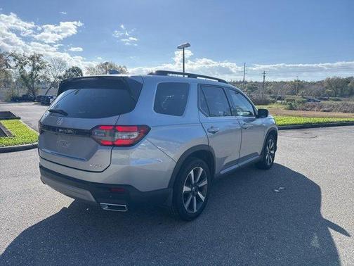 2024 Honda Pilot Touring