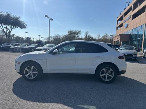 2018 Porsche Macan 