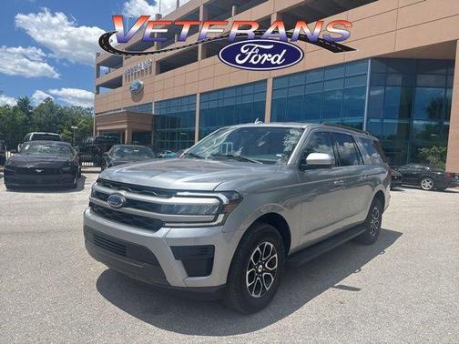 Iconic Silver Metallic 2024 Ford Expedition Max XLT