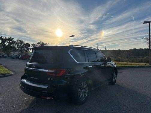 2021 INFINITI QX80 Luxe